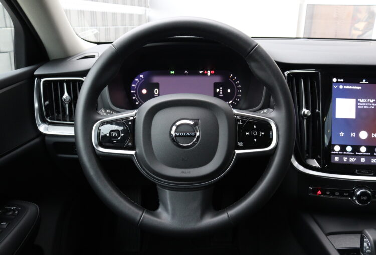 VOLVO V60 Cross Country B5 Awd