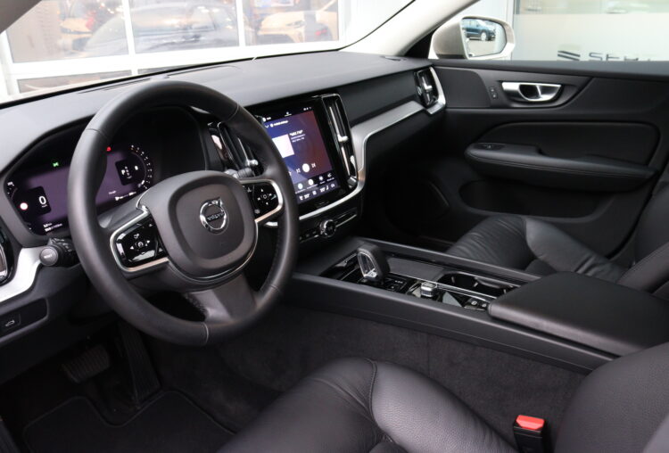 VOLVO V60 Cross Country B5 Awd