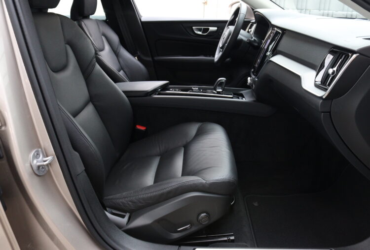 VOLVO V60 Cross Country B5 Awd