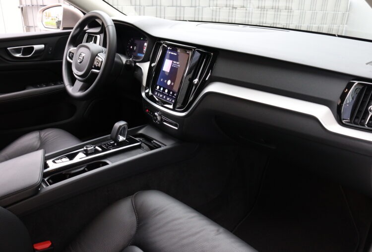 VOLVO V60 Cross Country B5 Awd